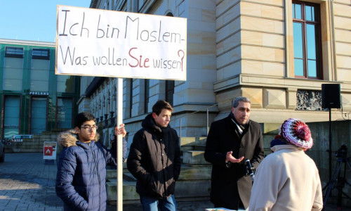 Dr. Sadiqu Al-Mousllie, Vorsitzender der Islamischen Gemeinschaft Braunschweig (ganz rechts). Foto: Sina Rühland