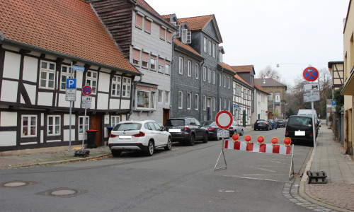 Die geänderte Verkehrsführung in der Fischerstraße bleibt noch bis zum Ende des Jahres bestehen. Foto: Anke Donner 