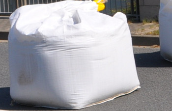 Das Asbest kann nur in Big Bags angeliefert werden. Symbolfoto: Eva Sorembik