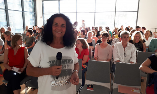 Professor Renate Zimmer hielt einen Vortrag zum Zusammenhang von Sprachbildung, Sprachförderung und Bewegung. Foto: Stadt Wolfsburg