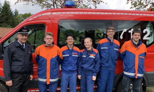 Auch vier Jugendliche aus der Feuerwehr Braunschweig legten erfolgreich die Jugendflamme 3 ab. Foto: Feuerwehr