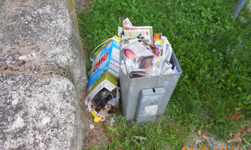 Müll wird zum Problem an mehreren Stellen in Stadtgebiet. Fotos: Stadt Peine
