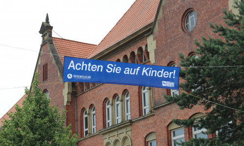 Auch am Neuen Weg wurde ein Banner aufgespannt. Foto: Max Förster