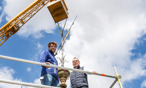 Der Wasserturm am Giersberg hat seine „Krone“ wieder bekommen. Foto: BS Energy