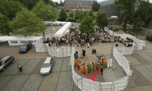 Temporäre Rekonstruktion von Stiftskirche und Kreuzgang zum Welterbetag 2007.