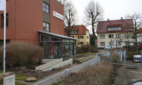 Dieses Foto zeigt den Eingangsbereich in Richtung Beendorfer Straße, der derzeit umgebaut wird.  