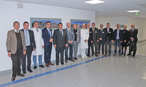 Bundes- und Landtagsabgeordnete und die Stadt besuchten am Mittwochabend das Klinikum. Foto: Städtisches Klinikum