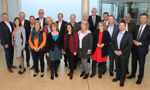 Die bei der heutigen Sitzung anwesenden Mitglieder des Aufsichtsrates und des Vorstands der Wolfsburg AG. Foto: Wolfsburg AG / Matthias Leitzke