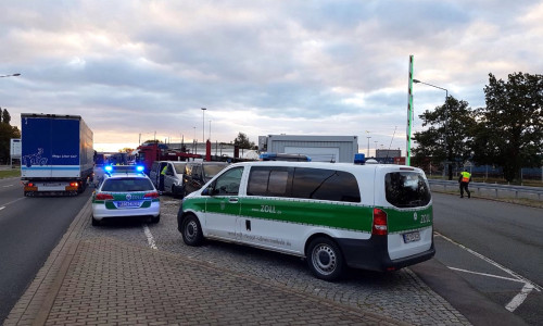 Der Zoll kontrollierte in Wendeburg-Harvesse und Wolfsburg-Sandkamp an festen Standorten. Foto: Zoll