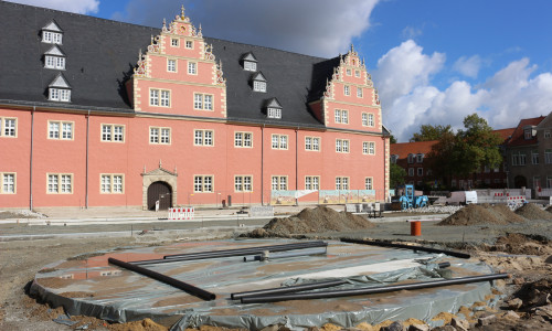 Die Sanierung des Schlossplatzes wird teurer. Foto: Anke Donner/Archiv
