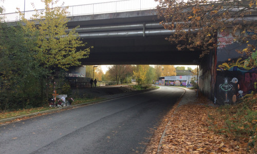 2014 kam es unter dieser Brücke zu einem Unglück, das bis heute nicht vollständig aufgeklärt werden konnte. 