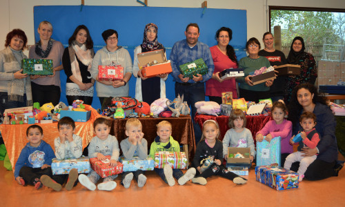 88 Geschenke für bedürftige Kinder machen sich auf die Reise nach Osteuropa. Foto: Ev.-luth. Kirchenkreis Peine