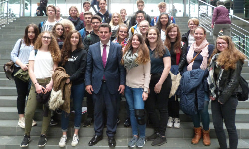 Hubertus Heil lud Schüler in den Bundestag ein. Foto: Büro Heil