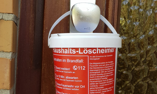 295 Haushalts-Löscheimer wurden verteilt. Foto: Feuerwehr Winnigstedt