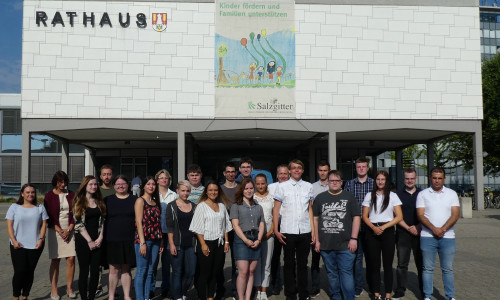 19 Nachwuchskräfte bei der Stadt Salzgitter haben ihre Ausbildung begonnen. Foto: Stadt Salzgitter 
