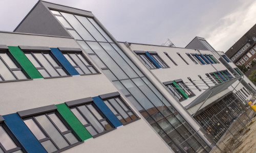 Das neue Regiegebäude am Standort Salzdahlumer Straße, in das das Zentrum für Kinder- und Jugendmedizin einzieht.