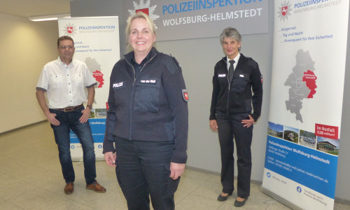 Links: Kriminalhauptkommissar Mario Dedolf, Mitte: Polizeikommissarin Nina van der Wall und rechts:Kriminaldirektorin Heike Heil.