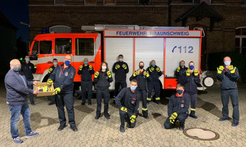 Die Feuerwehr Rüningen erhielt 40 Paar Handschuhe.