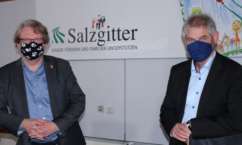 Gesundheitsdezernent Dr. Härdrich und Oberbürgermeister Frank Klingebiel sprachen über die neue Corona-Verordnung für die Stadt Salzgitter.