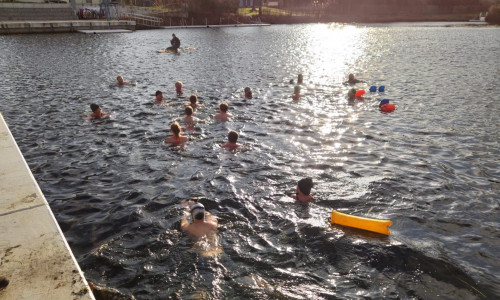 Im Januar fand das letzte Eisschwimmen im Fümmelsee statt.