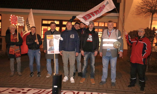 Die PARTEI demonstrierte vor dem Hotel, in dem der Kreisparteitag der FDP stattfand.