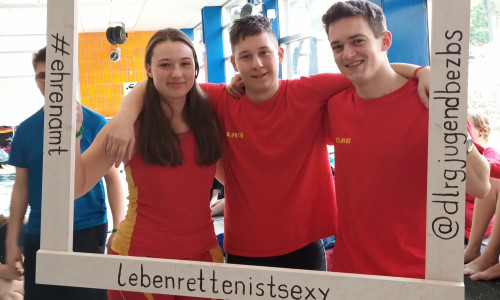 Teil des DLRG-Wolfenbüttel-Teams. Von links: Raika Wieczorek, Daniel Zornhagen und Johannes Rassl