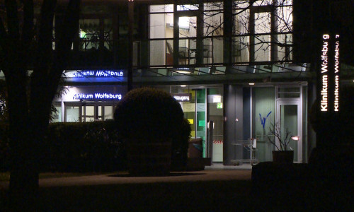 Im Klinikum Wolfsburg hatten sich Angestellte mit dem Coronavirus infiziert. Daraufhin wurde die Klinik für Neupatienten geschlossen. 