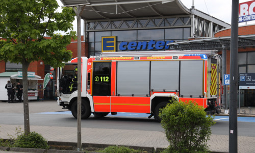 Die Feuerwehr wurde wegen eines Gaslecks zum E-Center in Salzgitter-Bad gerufen. 
