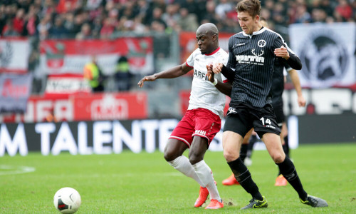 Nico Klaß (hier im schwarzen Trikot von Rot-Weiß Oberhausen) verstärkt die Löwen in der Defensive.