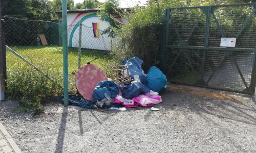 Illegal abgeladener Müll in Salzgitter-Thiede. 