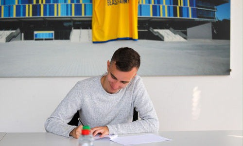 Luca Schulze hat den Vertrag unterschrieben.