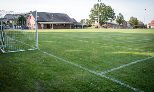 Der Verein besitze einen der größten Sportplätze in Gifhorn. Nach der Renovierung ist er wieder bereit für die nächste Saison. 