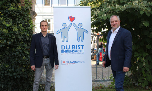 Sven Dickfeld (links) übergibt die Geschäftsführung des Paritätischen Kreisverbandes Goslar-Seesen zum 1. Oktober an Dr. Volker Bullwinkel.