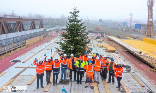 Das Team der Autobahn-Brücke Braunschweig Süd verabschiedet sich in die Weihnachtsruhe.
