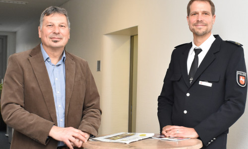 Polizeipräsident Michael Pientka (li.) und der neue Leiter der Polizeiinspektion Gifhorn, Polizeioberrat Oliver Meyer.