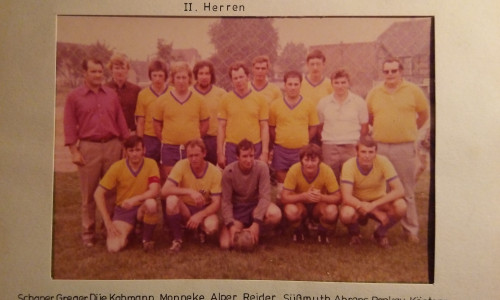 So sah der TSV Jerxheim in den 1970ern aus. Die Mannschaft wurde 1973 zur Sportplatzeinweihung abgelichtet.