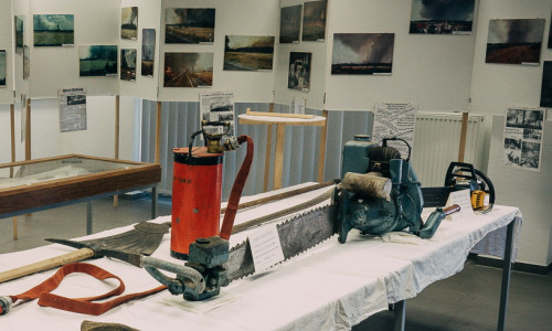 Exponate der Feuerwehrhistorik im Rahmen einer Ausstellung.