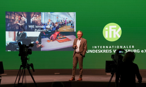 Jörg Dräger spricht im Rahmen der IFK Signature Speech über die Zukunft des Lernens 