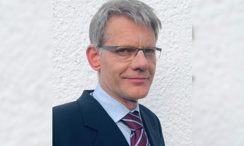 Dr. med. Ralph Thinius, 56, wird neuer Chefarzt der Klinik für Neurologie der Asklepios Klinik Schildautal Seesen.