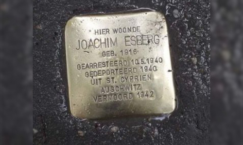 Der Stolperstein für Joachim Esberg in der Schoonmerstraat in Gent. 