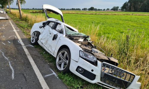 Der komplett zerstörte Audi.