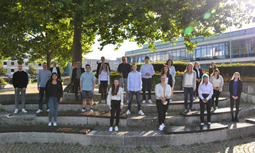 Eine Gruppe der Auszubildenden, die die Stadt Wolfsburg am Montag begrüßt hat. 