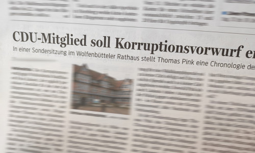 In ihrer heutigen Ausgabe berichtet die Wolfenbütteler Zeitung über ein namentlich nicht genanntes CDU-Mitglied, das die Korruptionsvorwürfe gegen Stadtbaurat Ivica Lukanic erhoben haben soll. Doch die angegebene Quelle für diese Behauptung widerspricht.