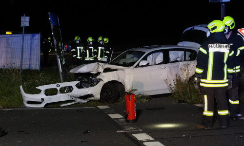Der BMW war auf der Kreuzung mit einem Passat zusammengestoßen.