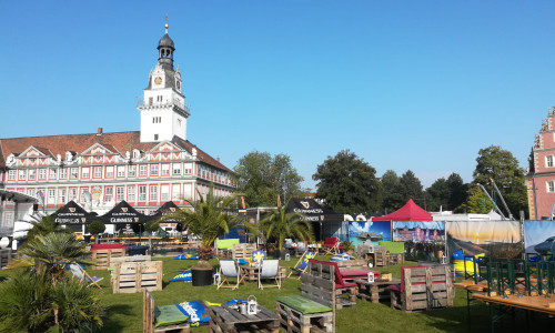 Das Streetfood Festival startet am Nachmittag auf dem Schlossplatz.