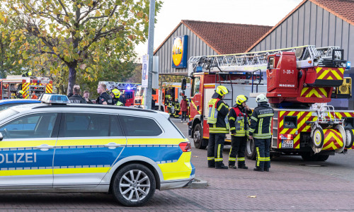 Bei Lidl in Lebenstedt kam es am Donnerstagnachmittag zu einem Feuer.