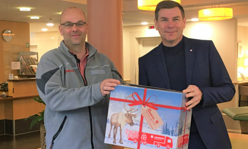 Johanniter-Regionalvorstände Sven Heine (li.) und Dirk Gähle hoffen auf viele Spenden für Bedürftige. 