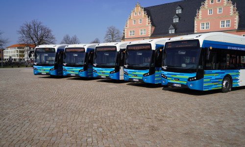 Die fünf neuen Stadtbusse nahmen heute ihren Betrieb auf. Allesamt haben einen Elektromotor.