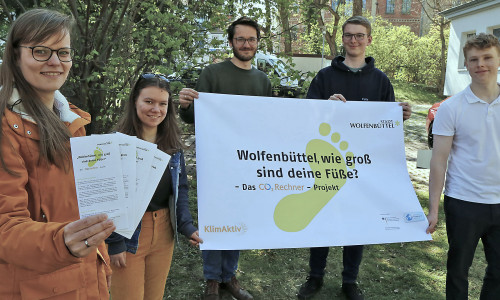 Wolfenbüttel, wie groß sind deine Füße? - unter diesem Motto steht eine gemeinsame Aktion des Jugendparlaments Wolfenbüttel mit der städtischen Klimaschutzmanagerin Klara Krüger und der Stadtjugendpflege.