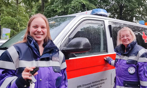Deutsches Rotes Kreuz stellt neues Einsatzfahrzeug in Dienst